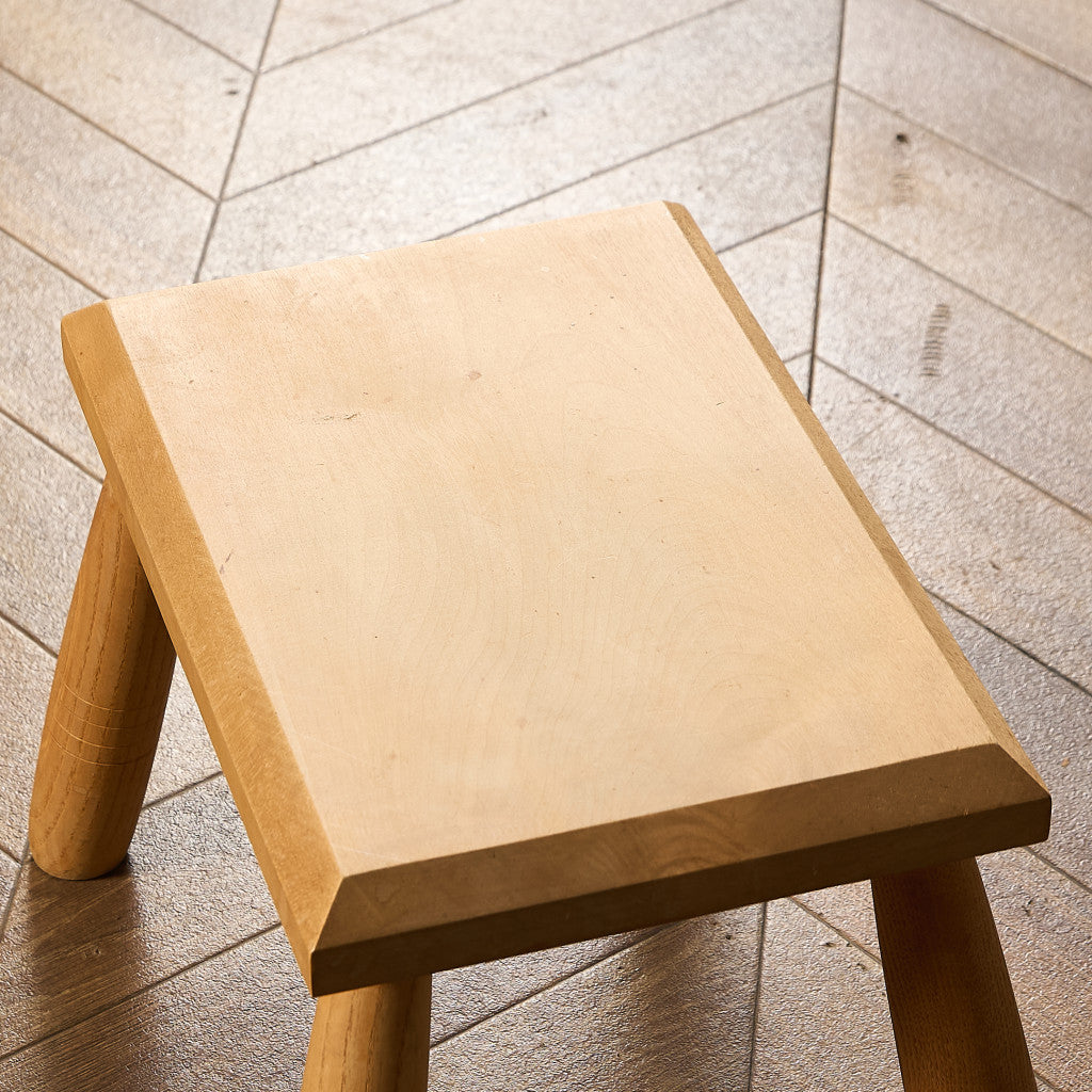 Chapel House Furniture ミルキングスツール