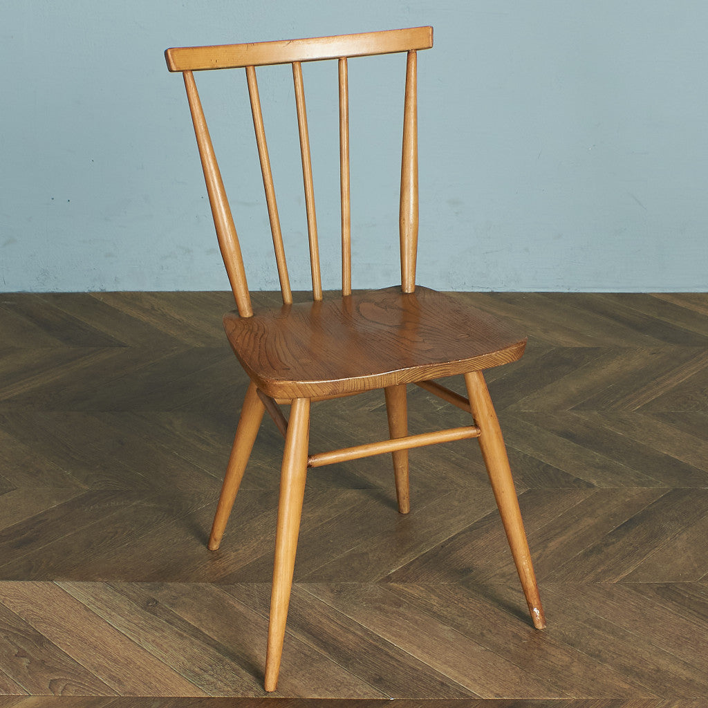 スティックバックチェア