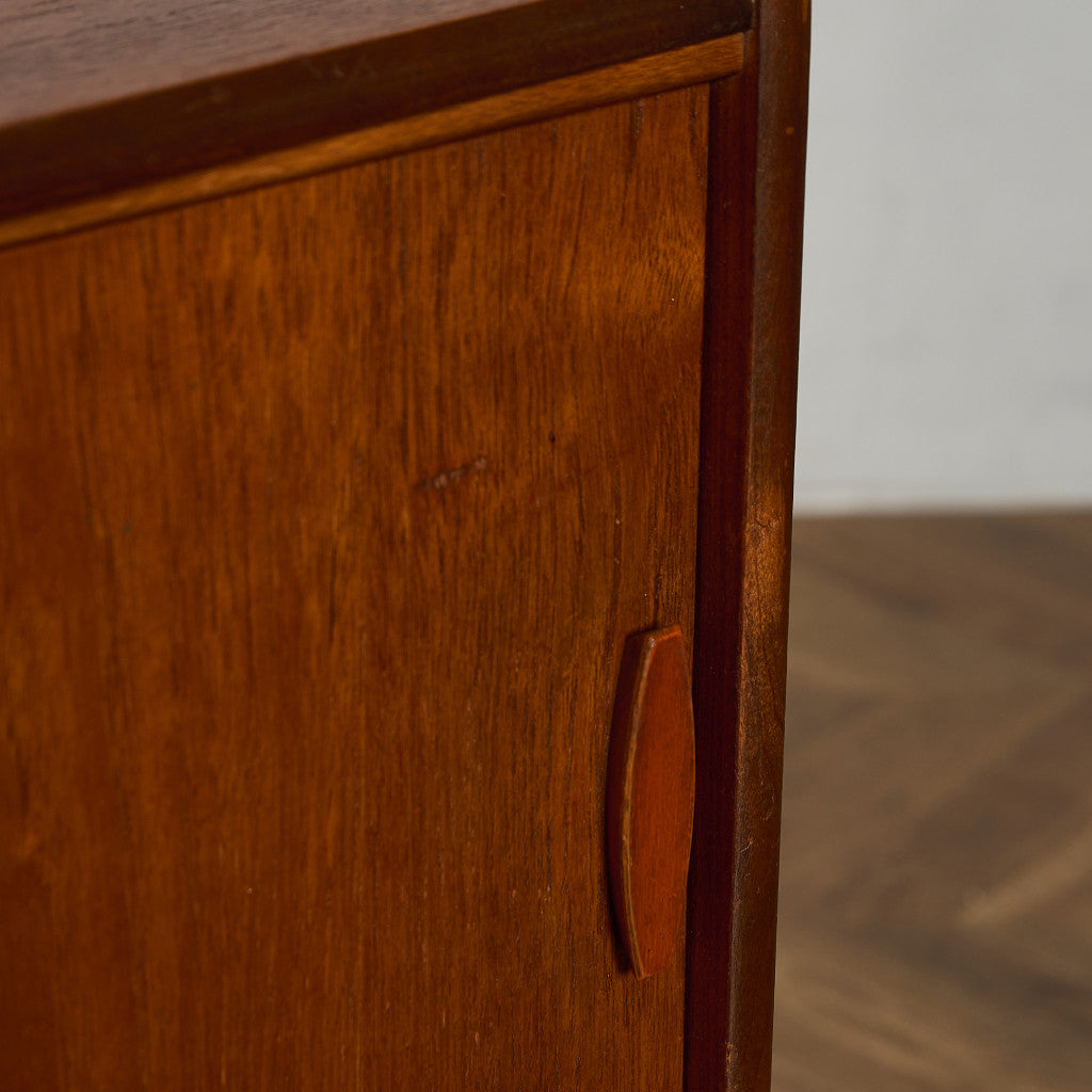 イギリス ヴィンテージ サイドボード