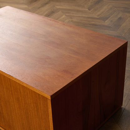 ヨーロッパ ヴィンテージ キャビネット