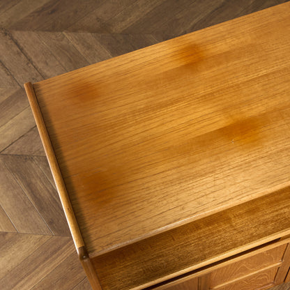 十字扉 ヴィンテージ キャビネット