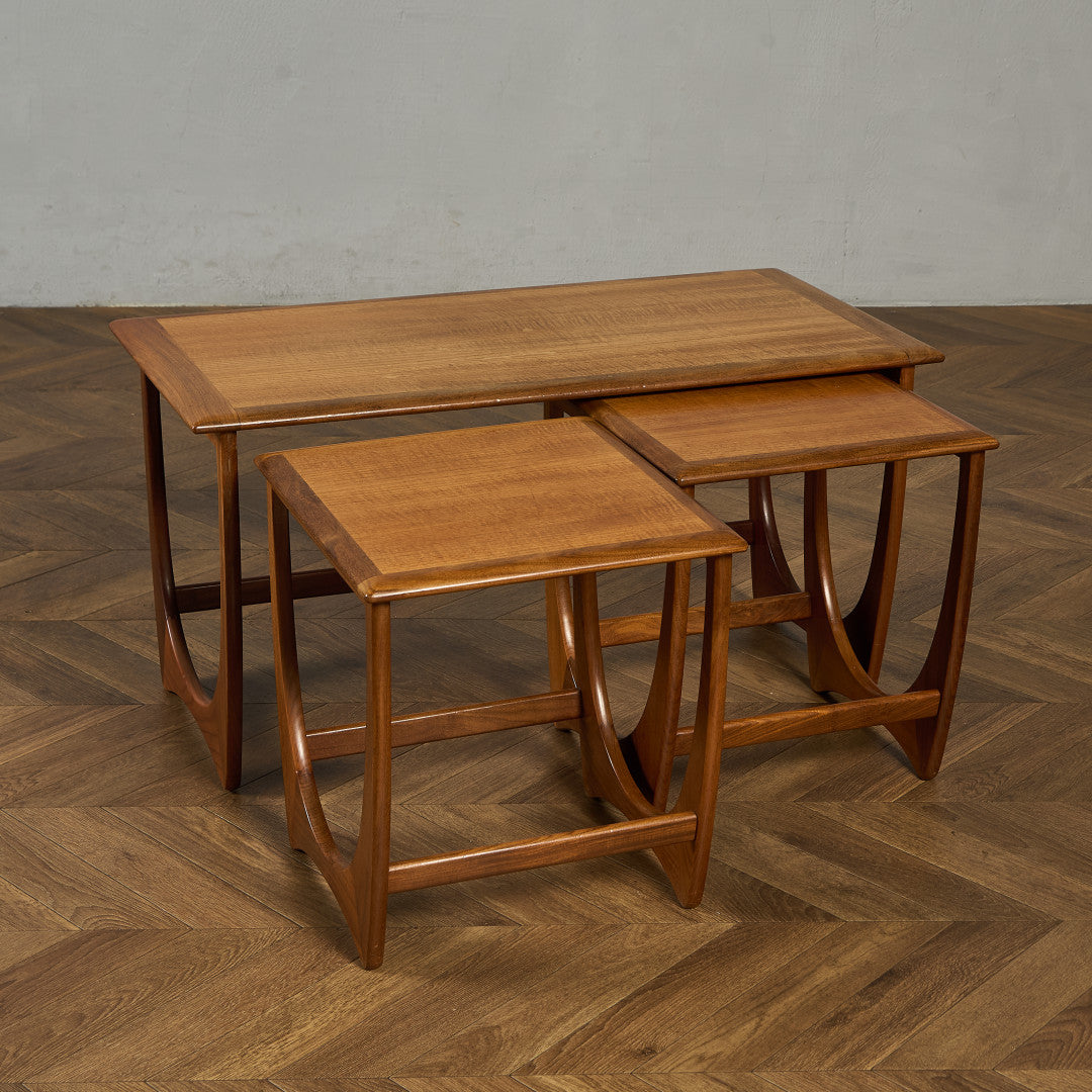 Astro ネスト コーヒーテーブル