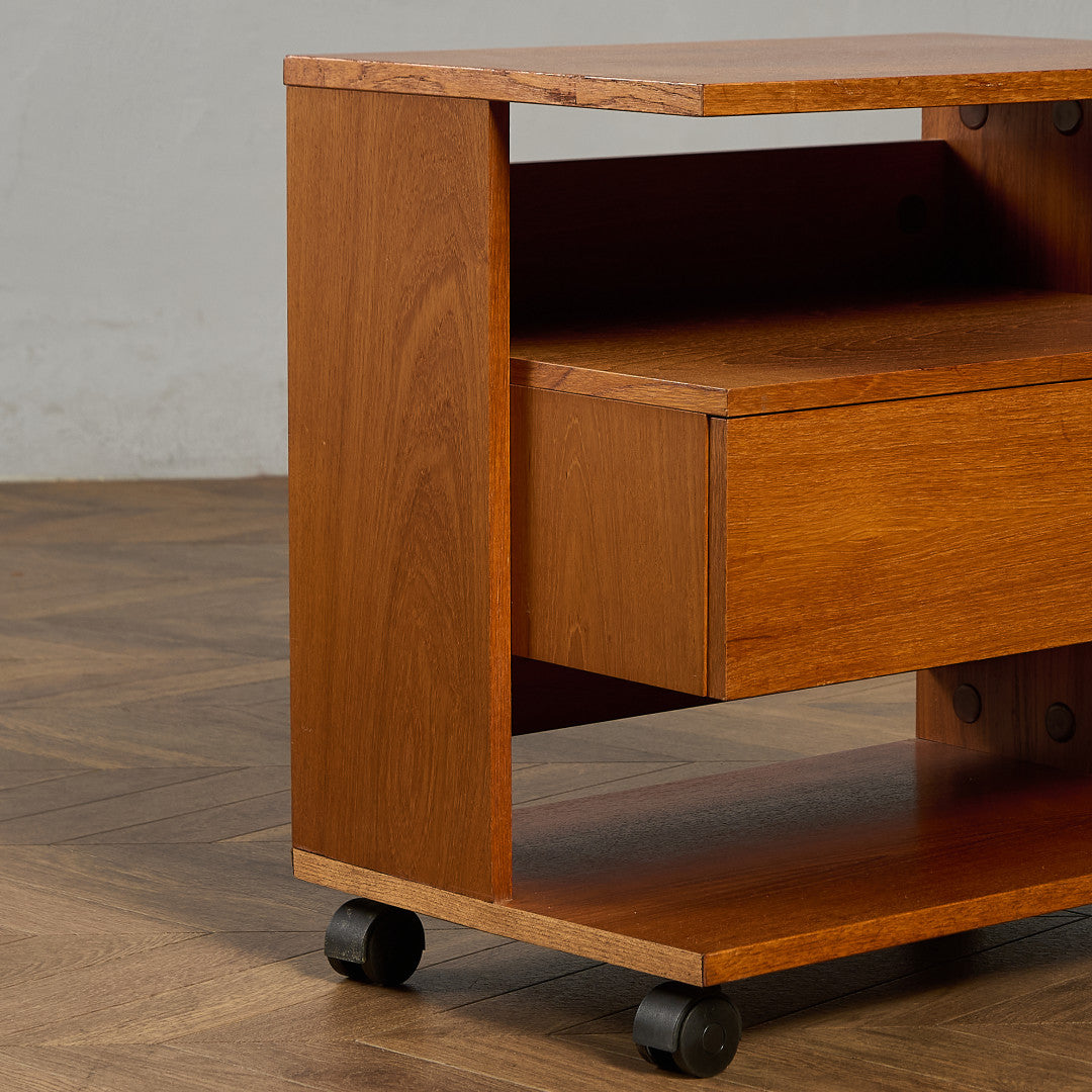 英国 ヴィンテージ ベッドサイド キャビネット