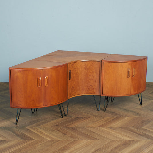 Fresco コーナーキャビネット 3点セット / カスタムアイアンレッグ