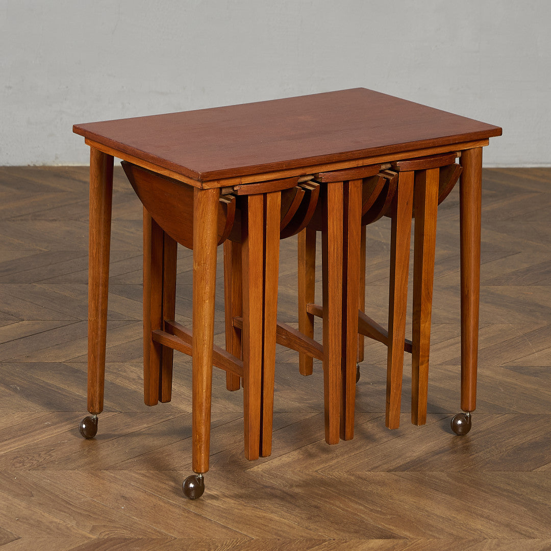 Novy Domov ヴィンテージ ネストテーブル