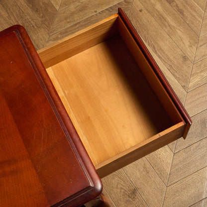 英国 クラシック ベッドサイド キャビネット