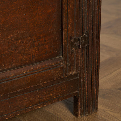 Alfred Allen コートカップボード