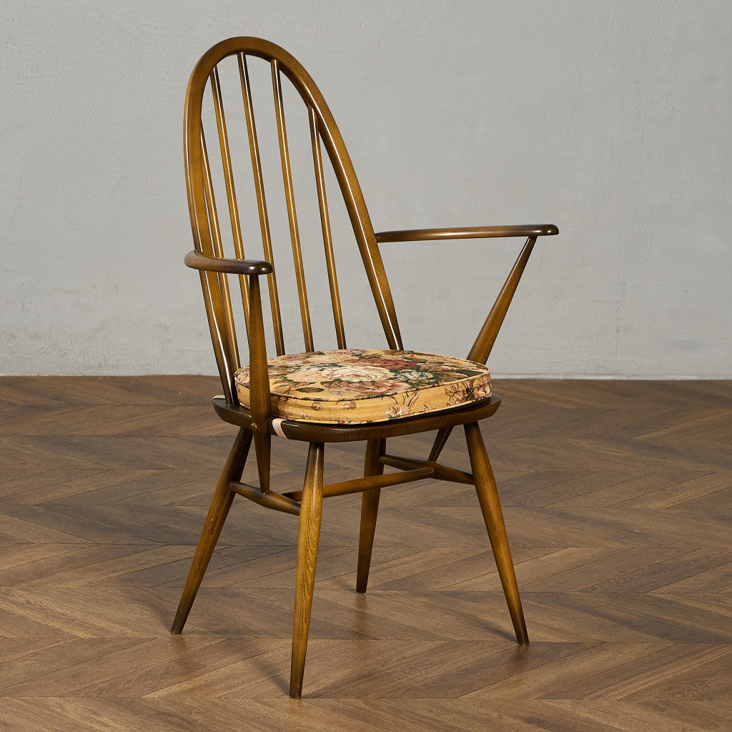 ヴィンテージ クエーカー アームチェア ラウンドゴールドラベル
