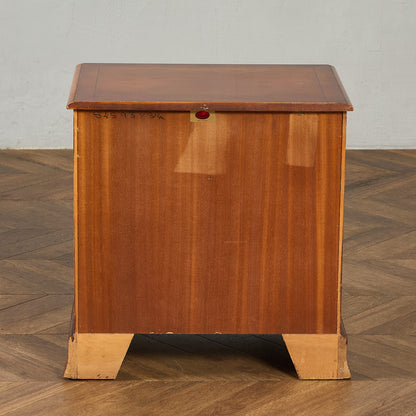 サイドキャビネット