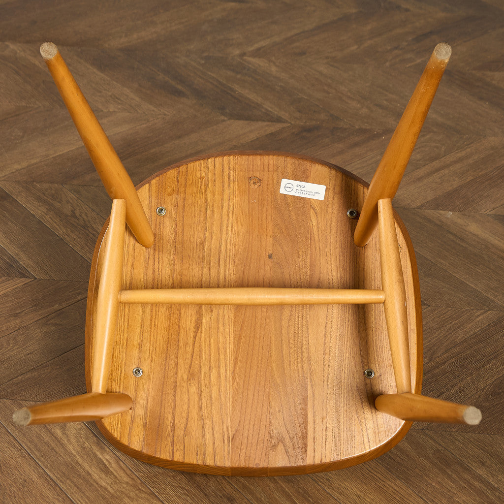 スワンバックチェア