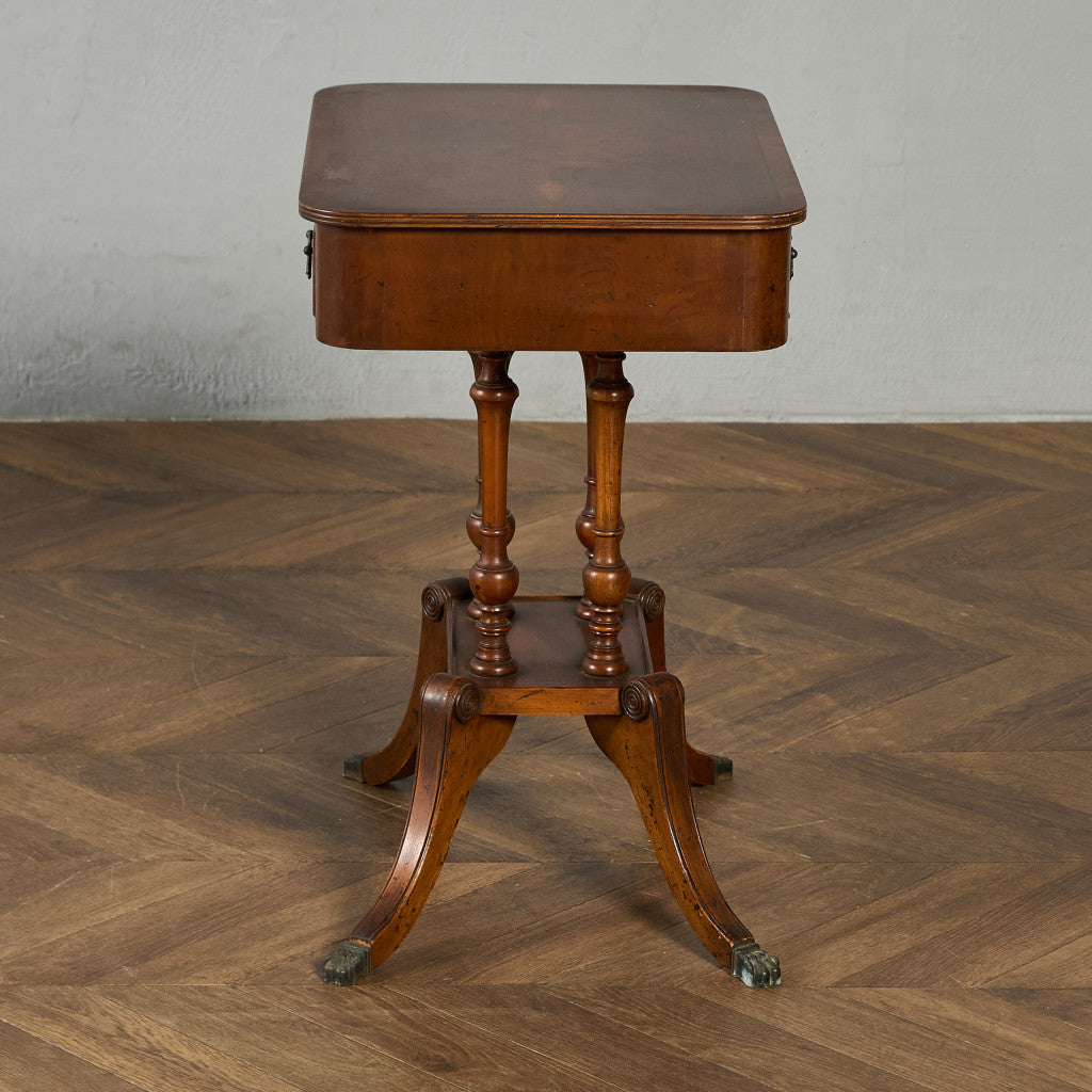 サイドテーブル