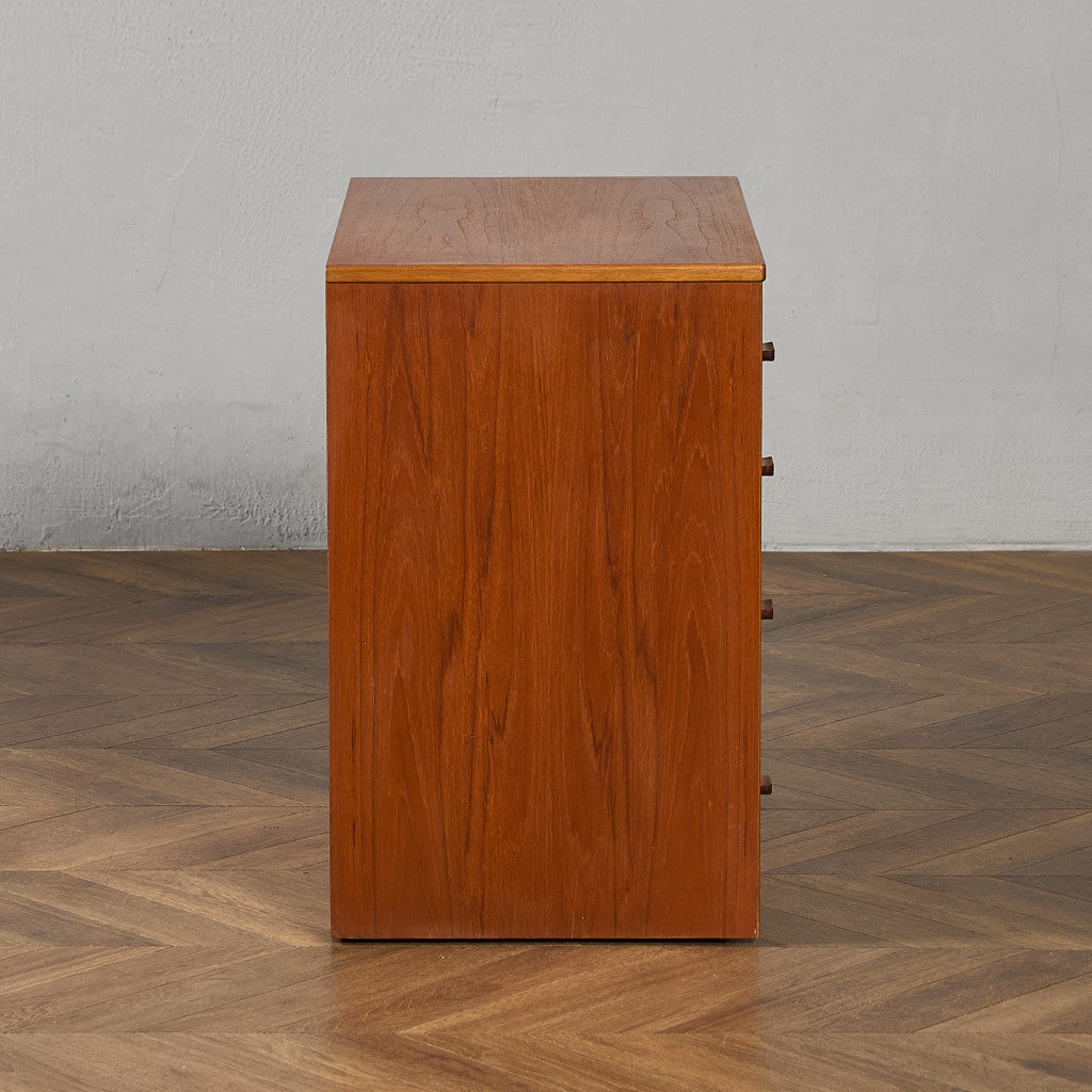 ヴィンテージ 4段 チェスト