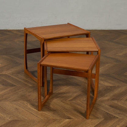 Quadrille ヴィンテージ ネストテーブル