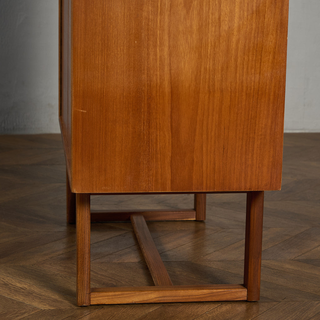 ヴィンテージ ガラスキャビネット