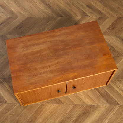 ヨーロッパ ヴィンテージ キャビネット