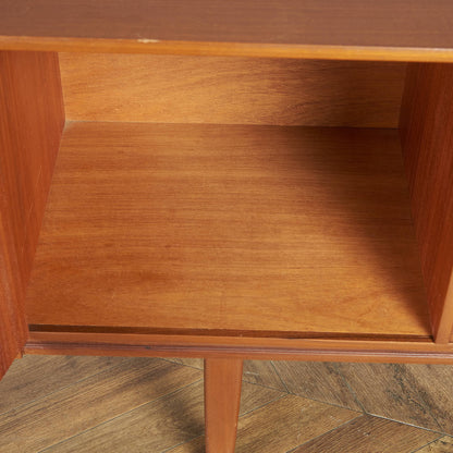 イギリスヴィンテージ サイドボード / カップボード