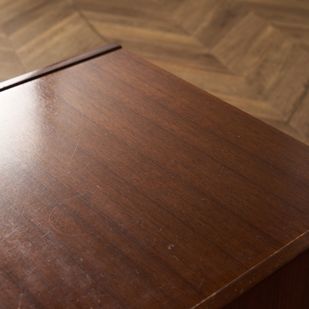 Tola&black ベッドサイドテーブル 206