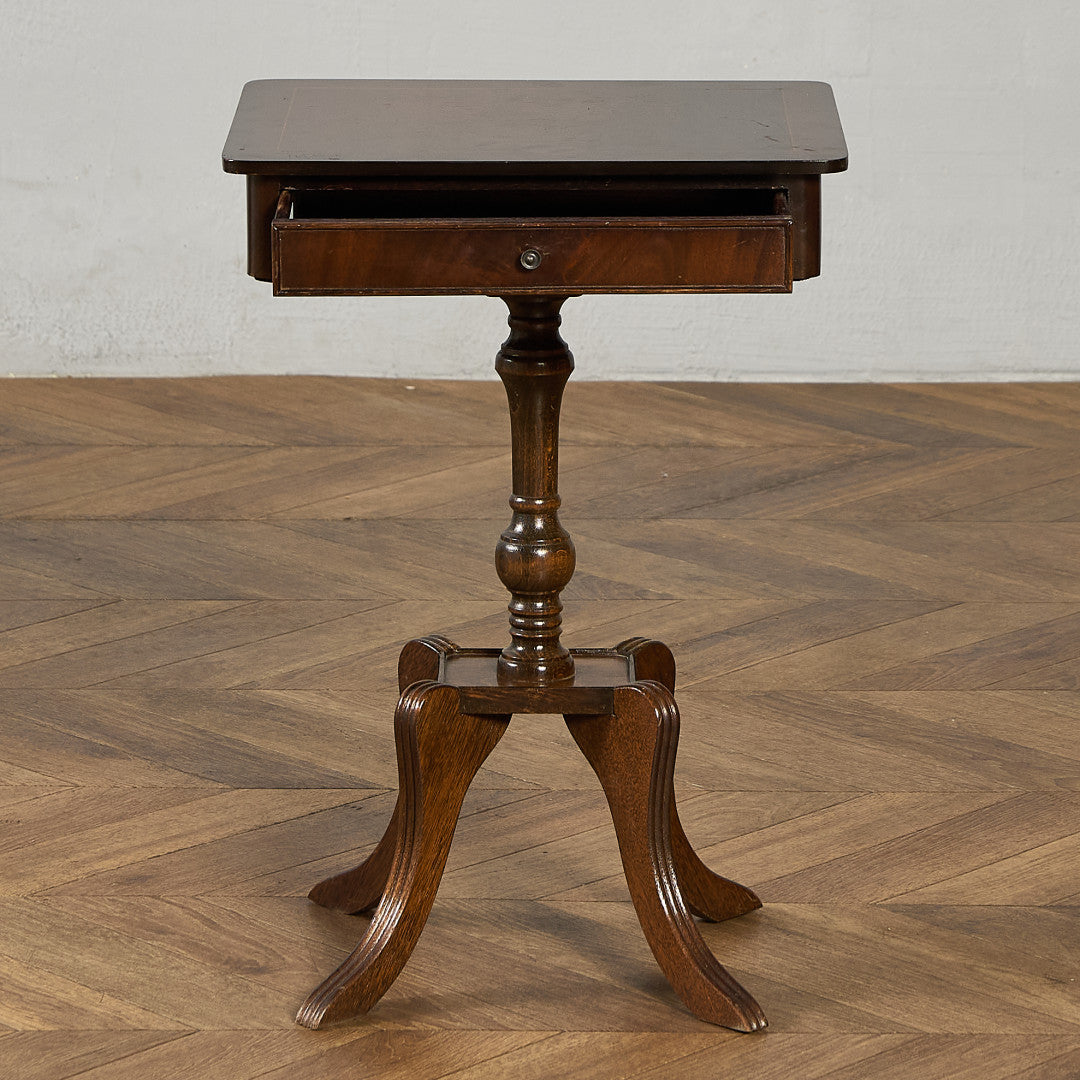 英国 クラシック サイドテーブル #96674 – camori ヴィンテージ家具