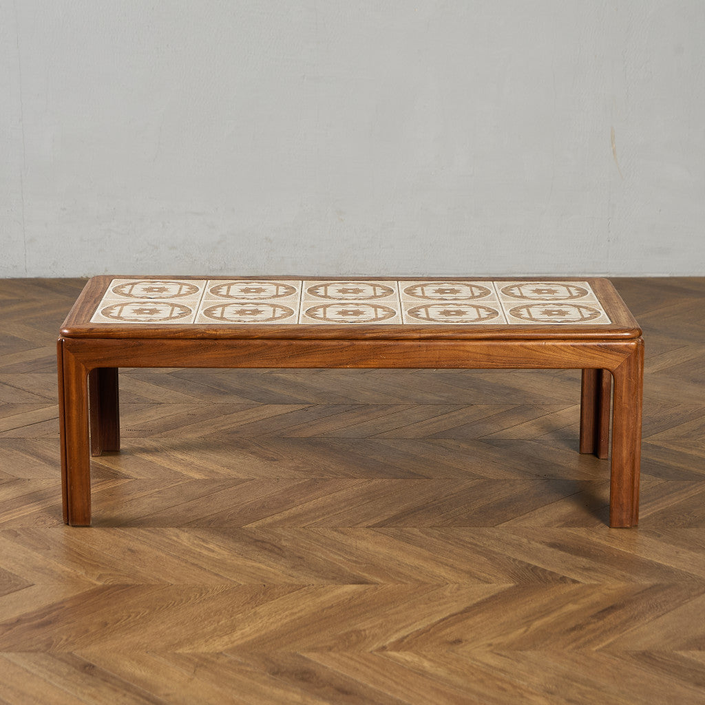 タイルトップ コーヒーテーブル