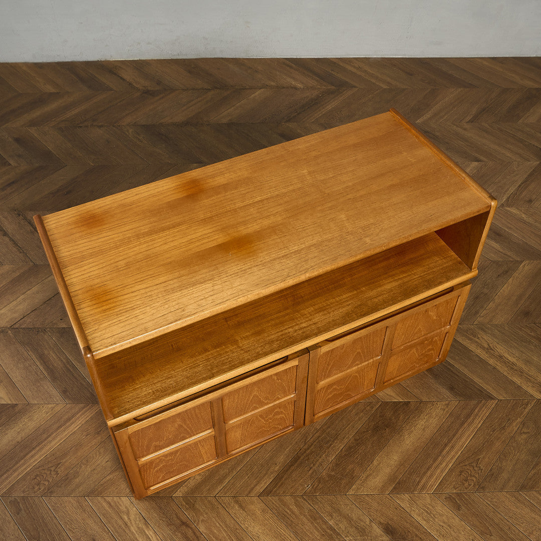 十字扉 ヴィンテージ キャビネット