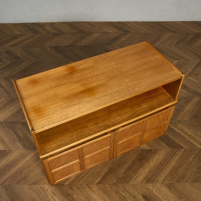 十字扉 ヴィンテージ キャビネット