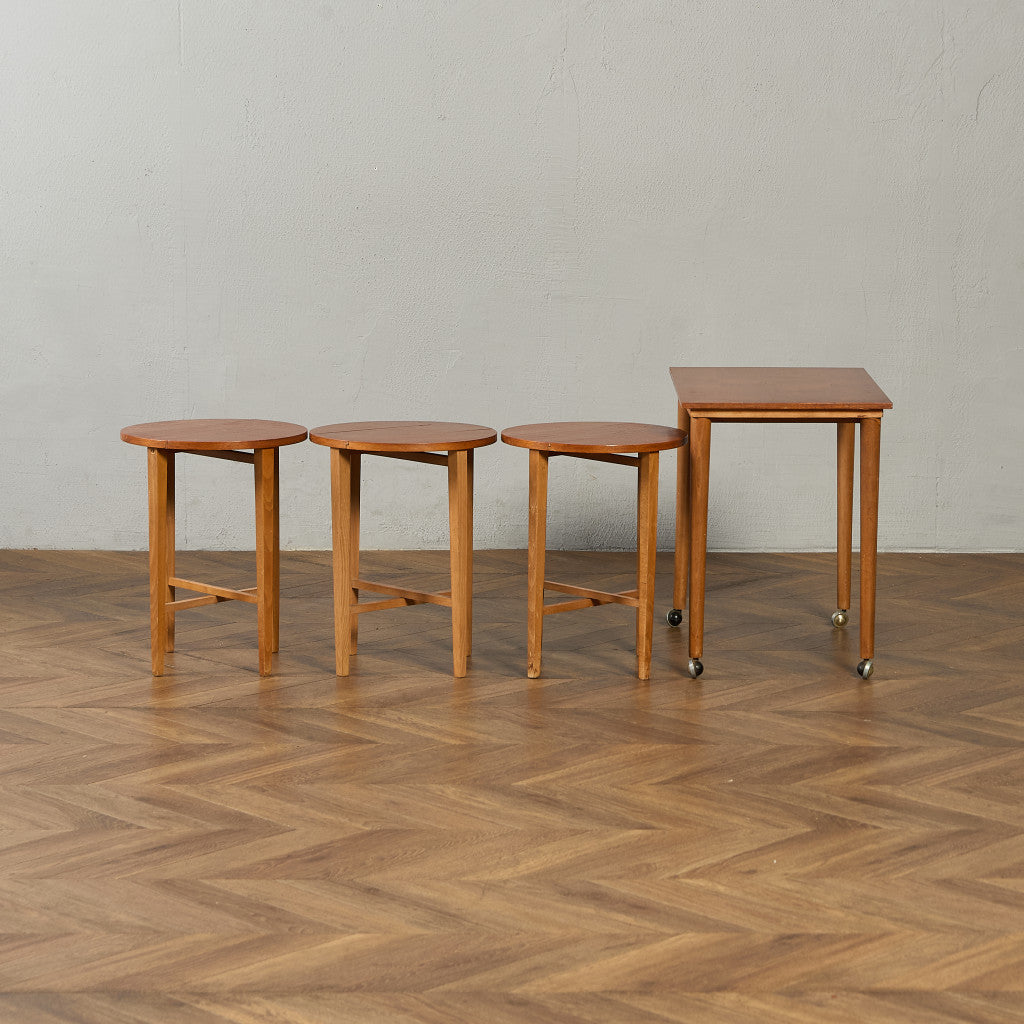 Novy Domov ヴィンテージ ネストテーブル