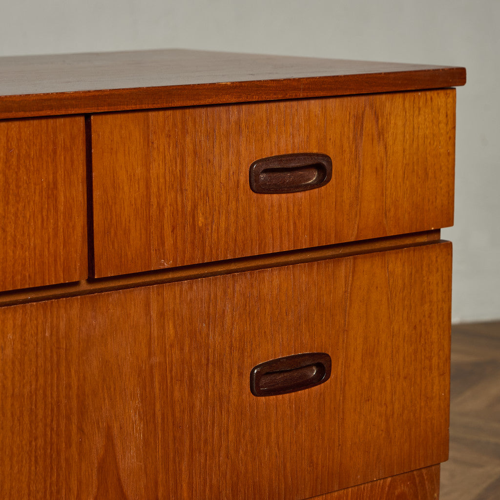 イギリス ヴィンテージ サイドボード ワイド チェスト