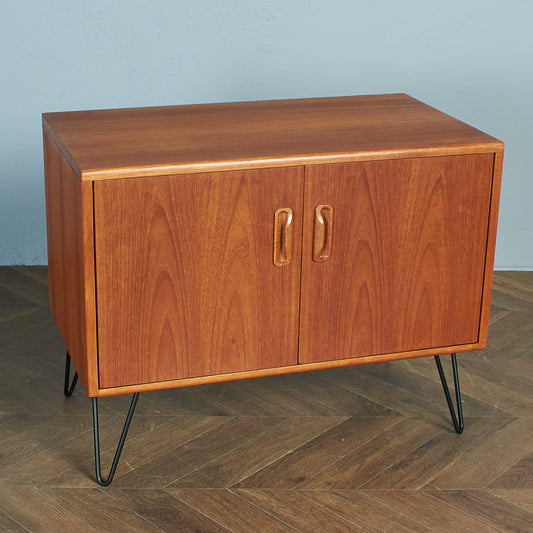 Fresco サイドキャビネット / カスタム アイアンヘアピンレッグ