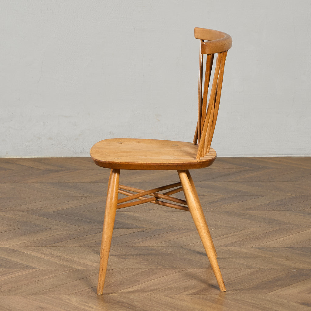 ラティスドチェア