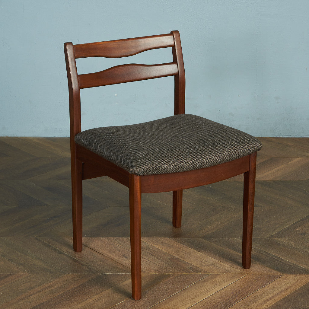 ヴィンテージ ダイニングチェア / 座面張替え済み (LUUM)