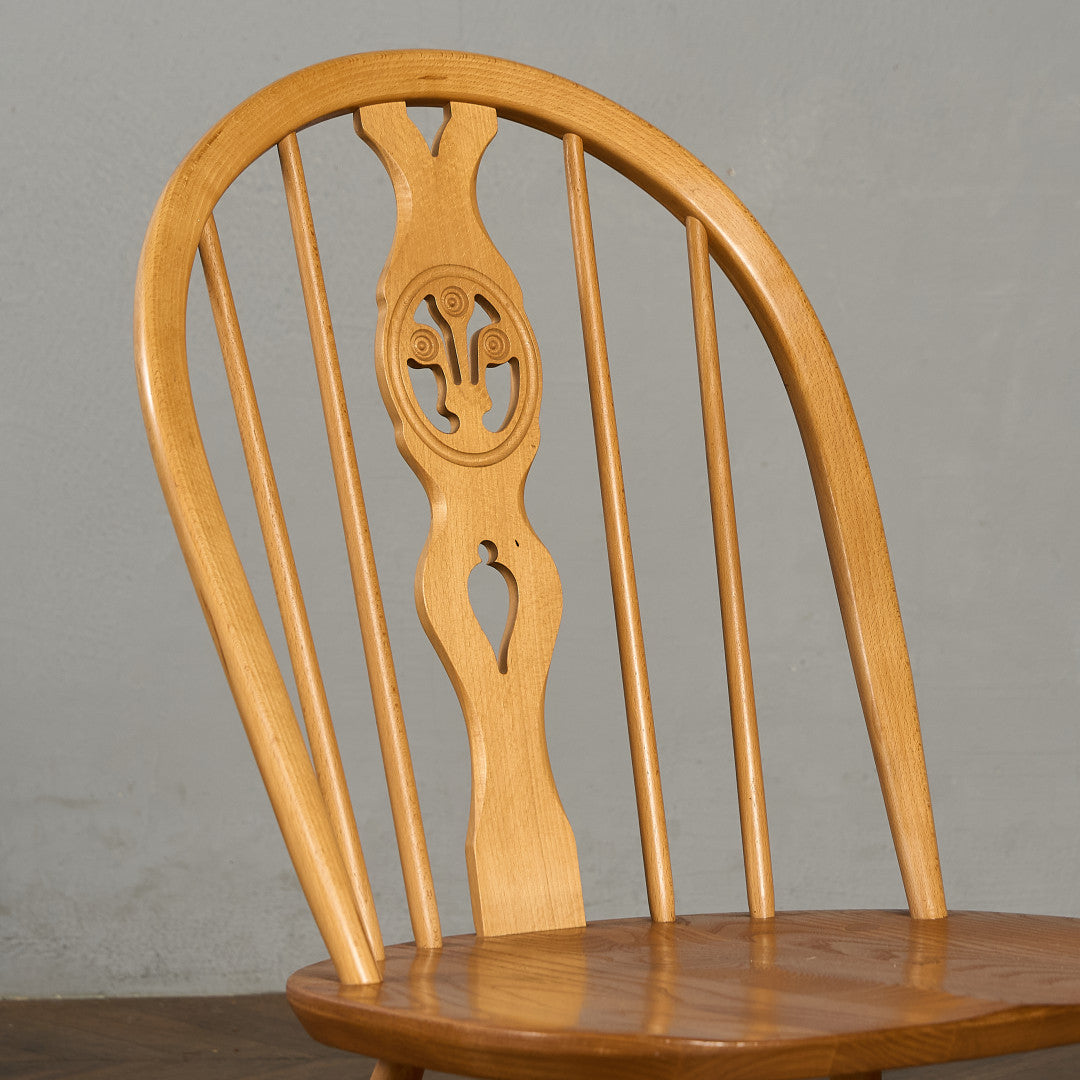 シスルバックチェア ゴールドメタルラベル