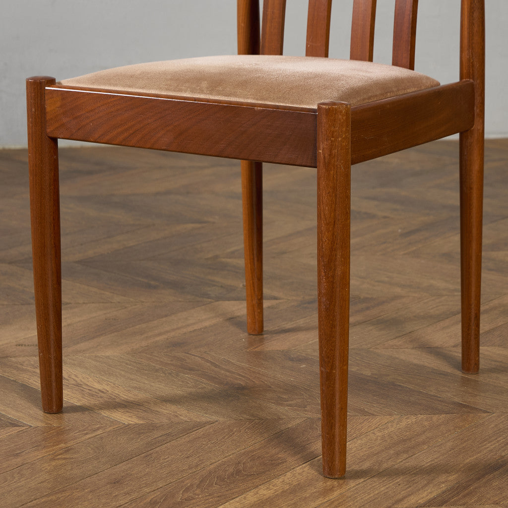 スラットバックチェア