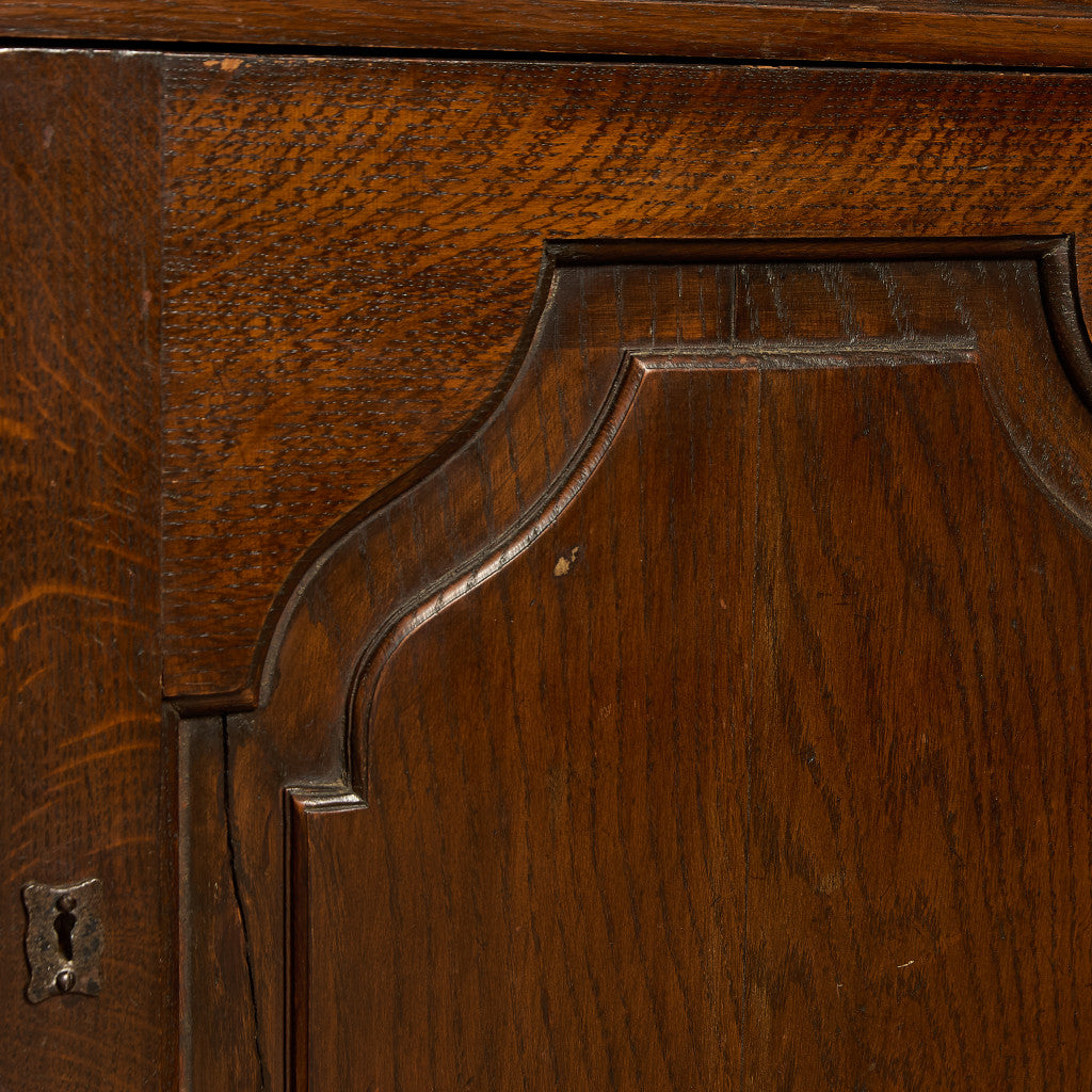 英国 クラシック コートカップボード 食器棚