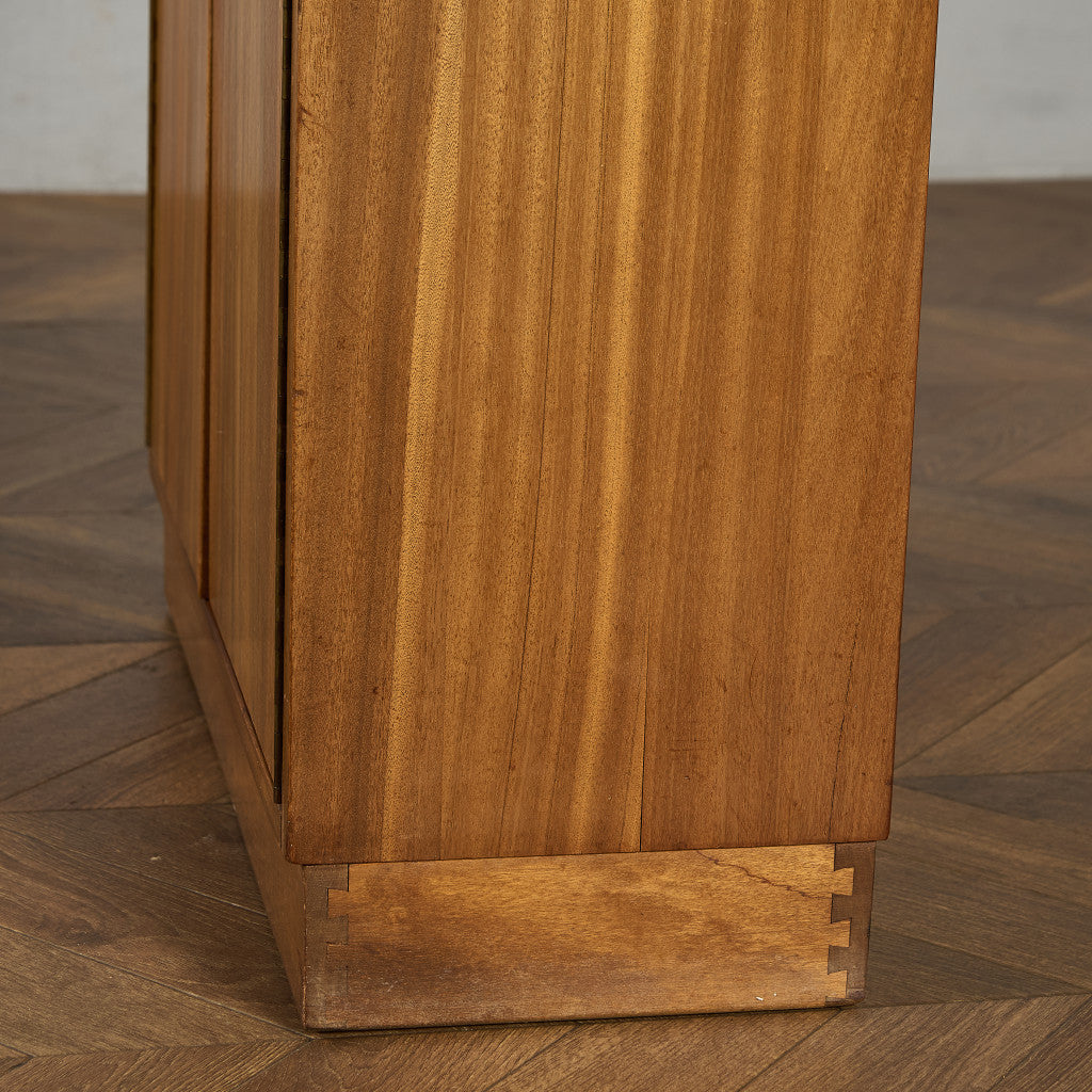 Cumbrae ヴィンテージ ナロー ガラス ブックケース 食器棚