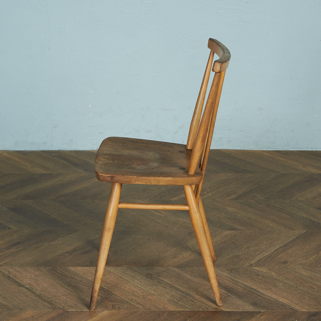 スティックバックチェア