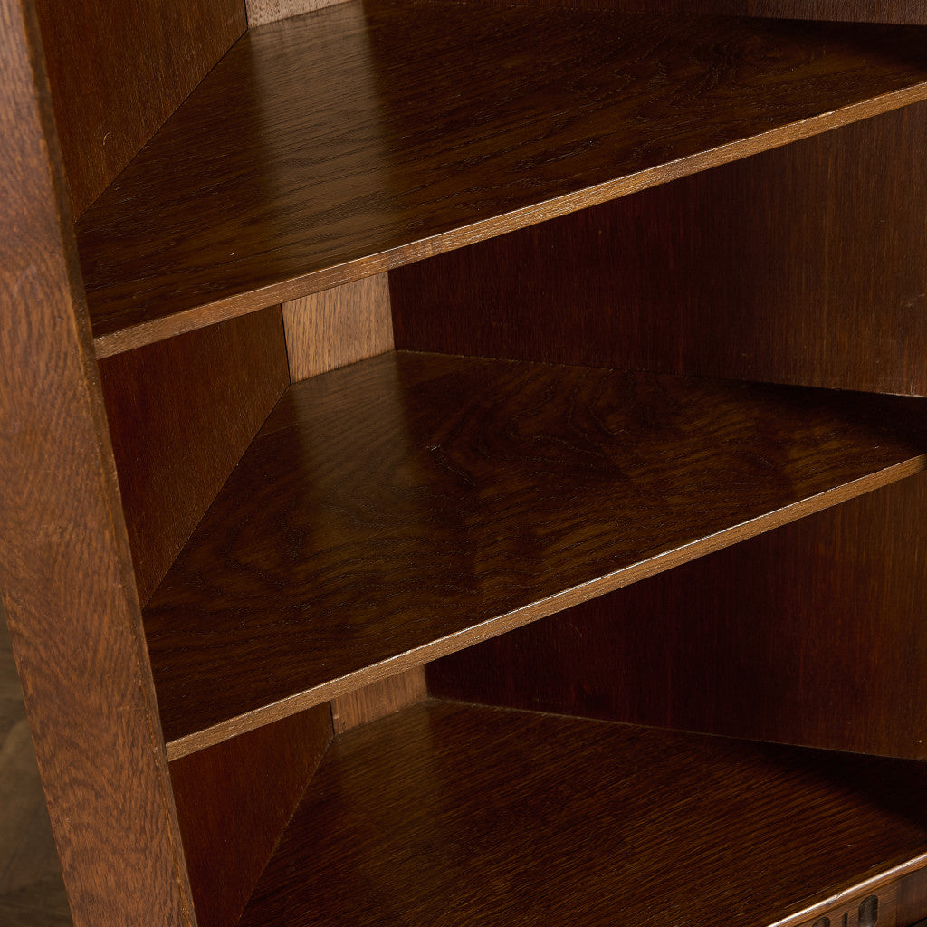 英国 クラシック オーク コーナーキャビネット