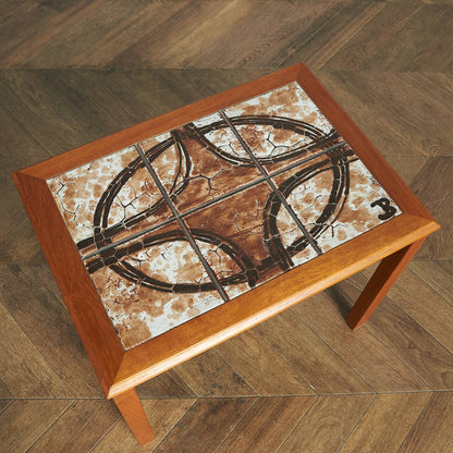 TRIOH mobler Danish tile top nesting table #84018