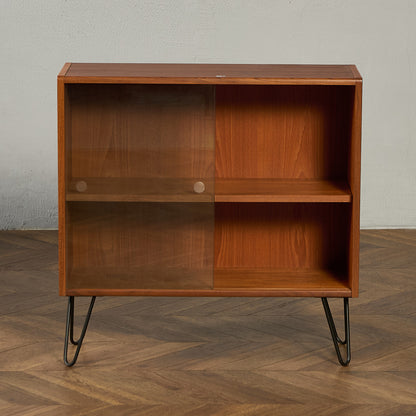 ヴィンテージ ガラス ブックケース カスタム アイアンヘアピンレッグ