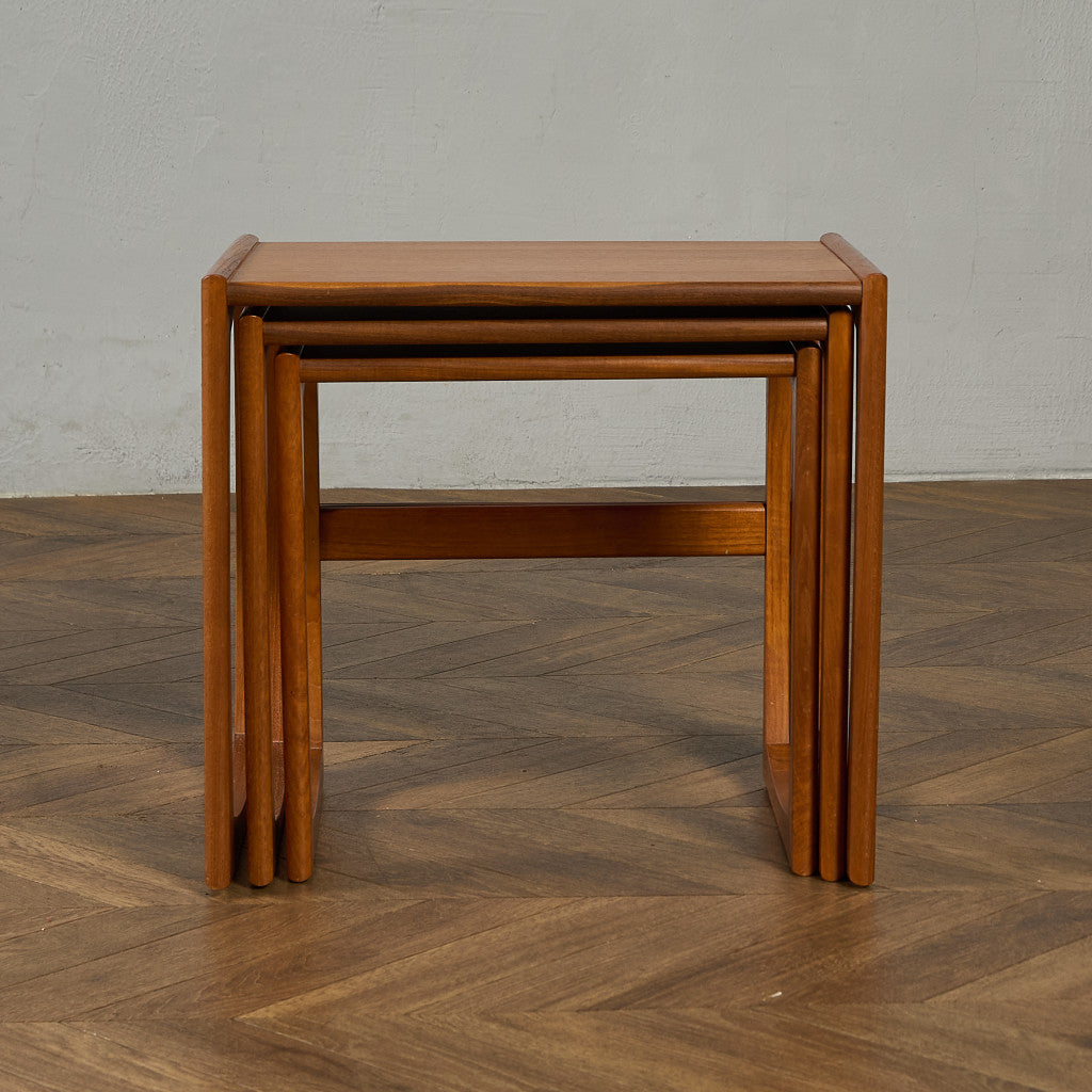 Quadrille ヴィンテージ ネストテーブル