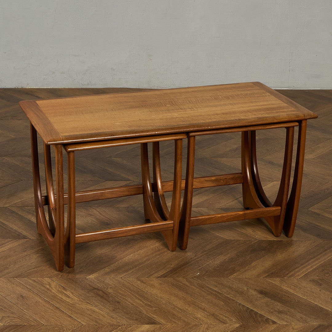 Astro ネスト コーヒーテーブル