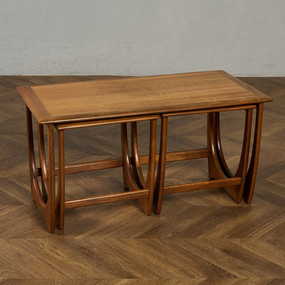 Astro ネスト コーヒーテーブル