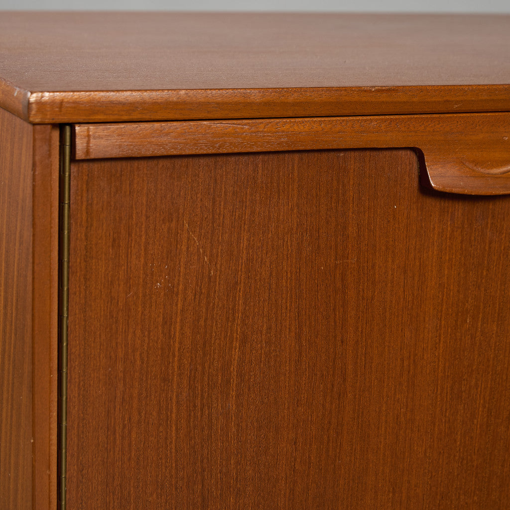 イギリス ヴィンテージ サイドボード カップボード