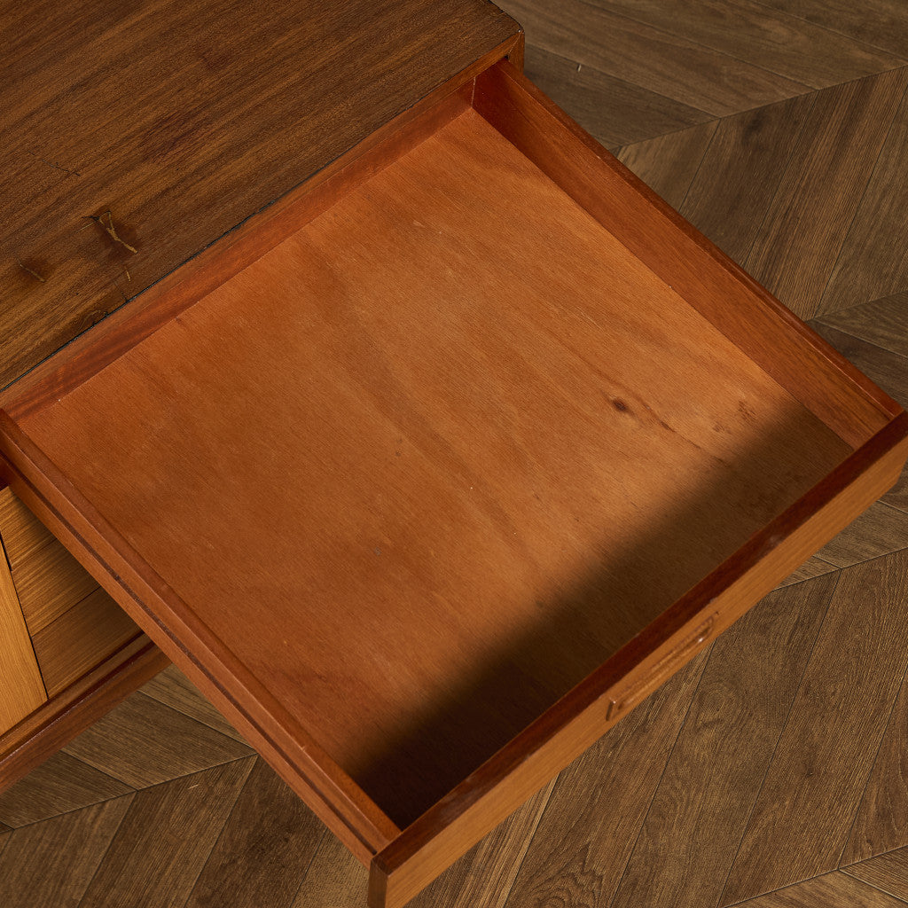 イギリス ヴィンテージ サイドボード