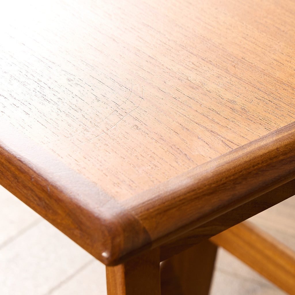 Astro セラミックタイルトップ ネストテーブル