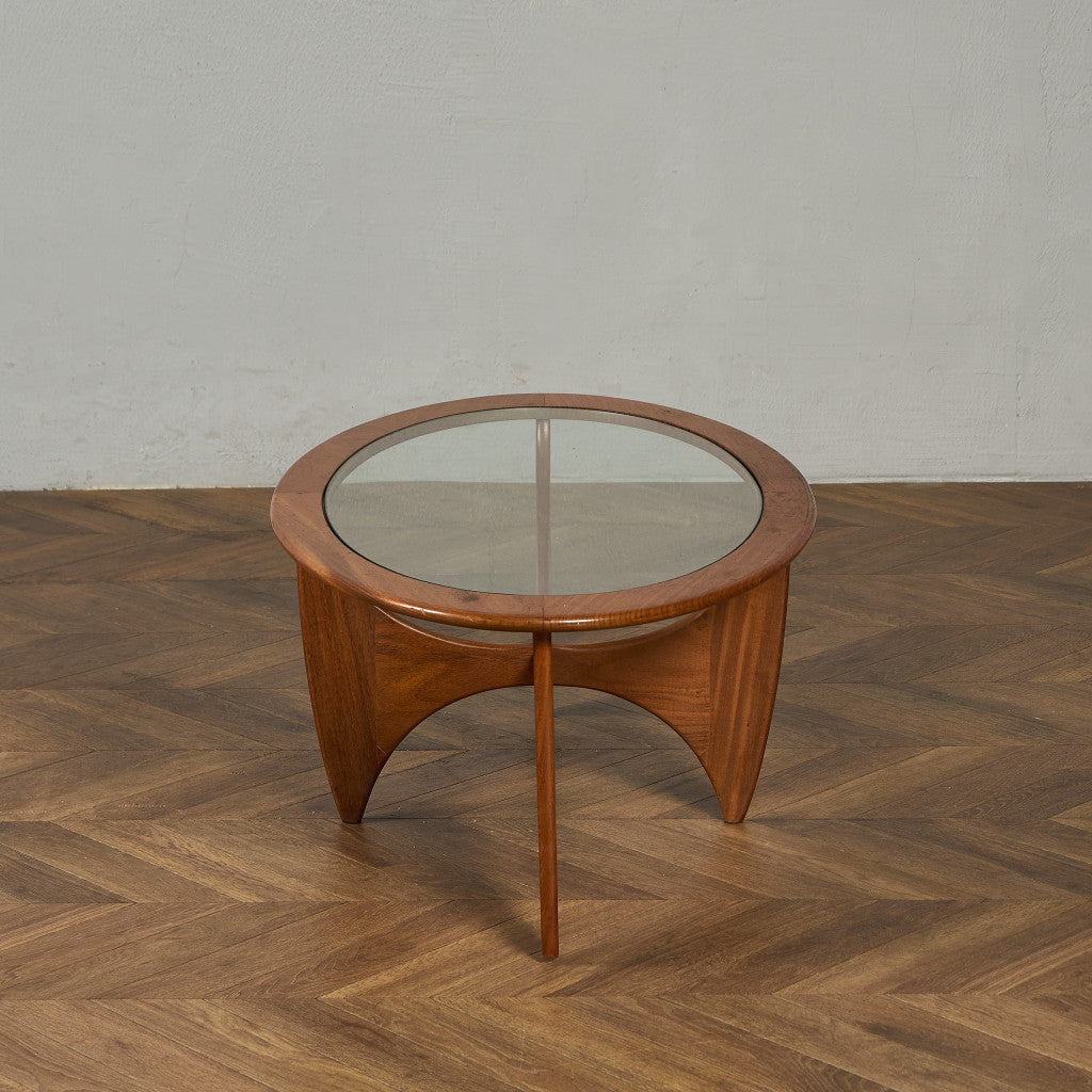 astro オーバルコーヒーテーブル