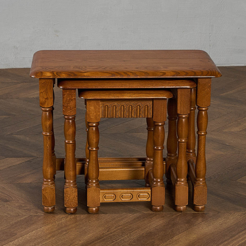 英国 クラシック ネストテーブル