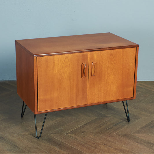 Fresco サイドキャビネット / カスタム アイアンヘアピンレッグ