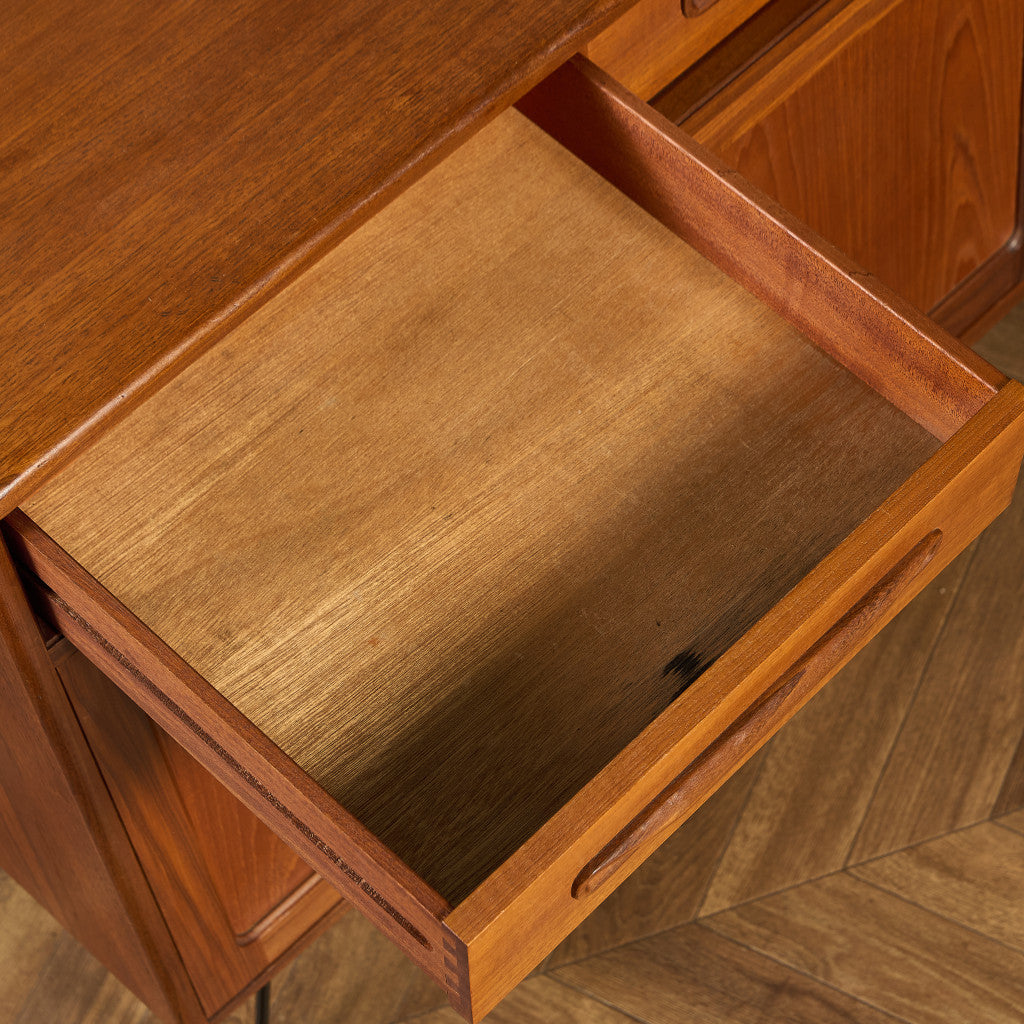 Fresco ヴィンテージ サイドボード カスタム アイアン ヘアピンレッグ