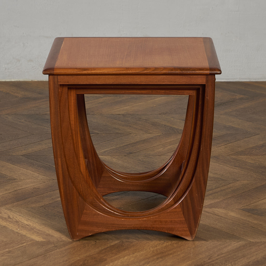 Astro ネストテーブル