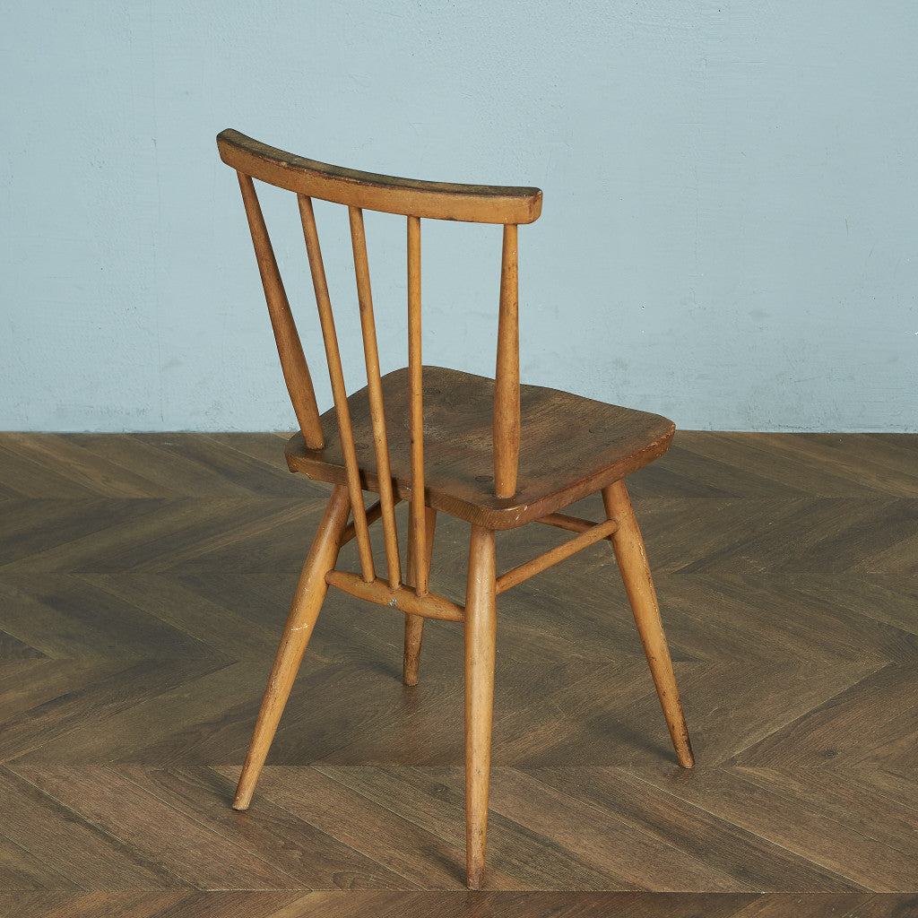 スティックバックチェア